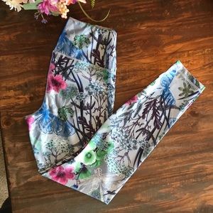 🍭Playground leggings Flower 🌸 NWOT